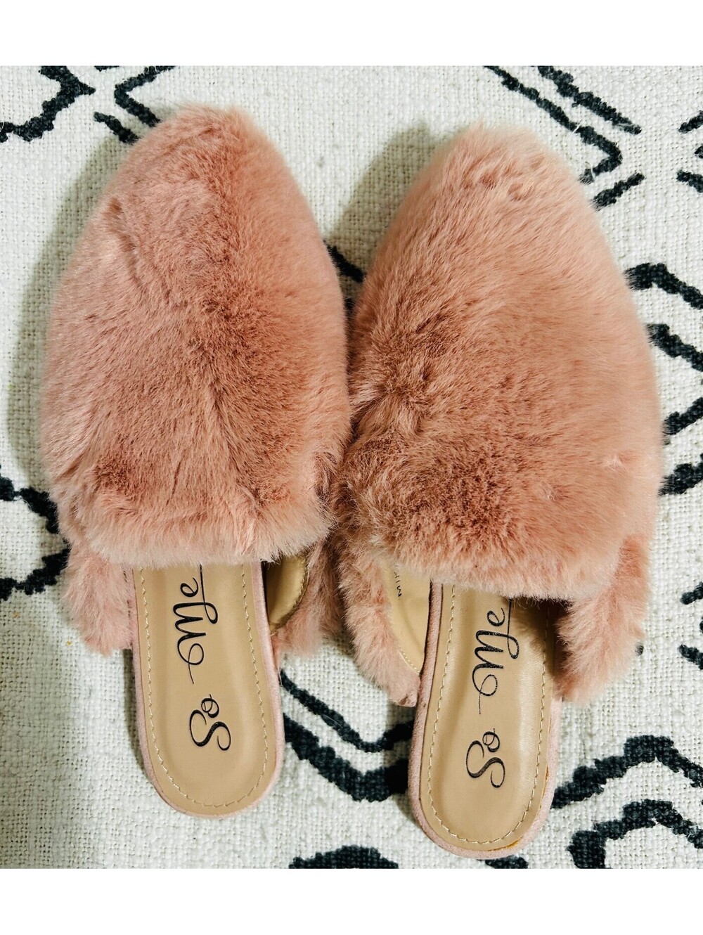 So Me Pink Faux Fur Pointed Toe Mules Slipper Flats Slip On Loafers Women 6.5